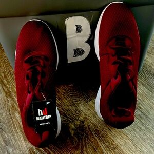 Maiitrip, men's size 12, burgundy and white, never worn